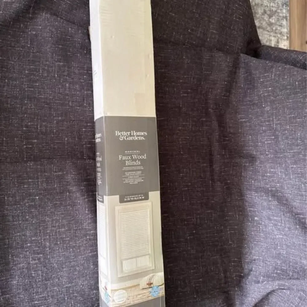 Better Homes and Garden White Faux Wood Blinds 31.
